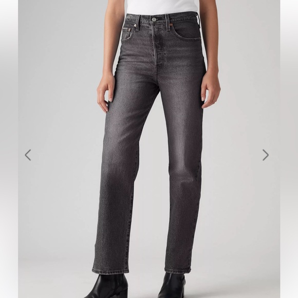 Levi's Ribcage Straight Ankle Jeans - Picture 4 of 5